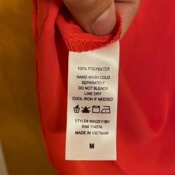 🔥 NWOT Pleione Hot Pink Flutter Sleeve Blouse - Picture 5 of 6